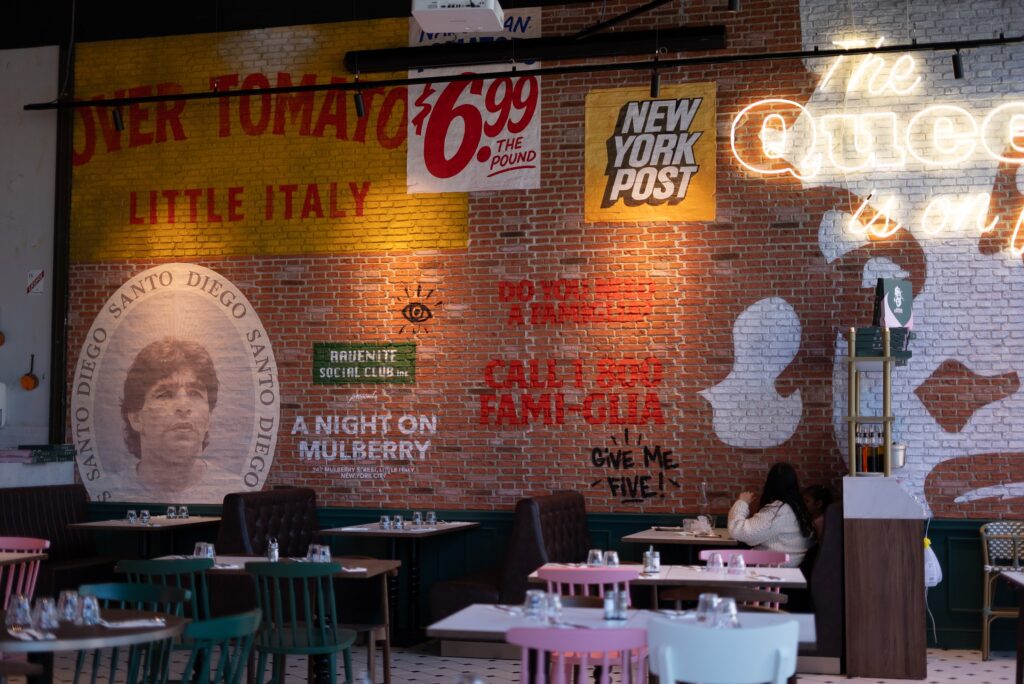 Le mur « Little Italy » en enfilade